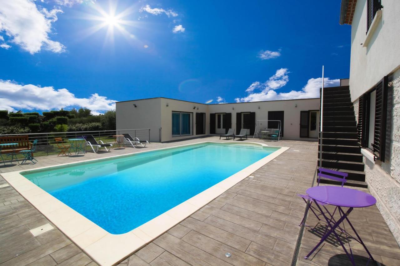 Histoire D'O - Les Piscines - Chambres D'Hotes Bezouce Exterior foto